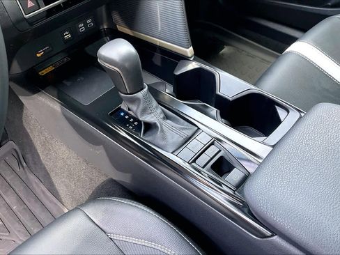 Used 2025 Toyota Camry SE w/ Convenience Package AWD/4WD image 15