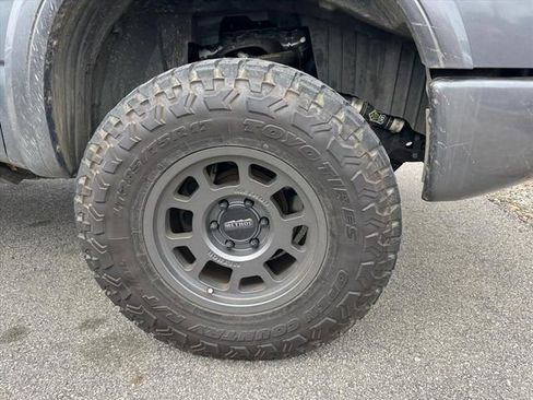 Used 2017 Nissan Titan PRO-4X w/ Pro-4x Convenience Package image 2