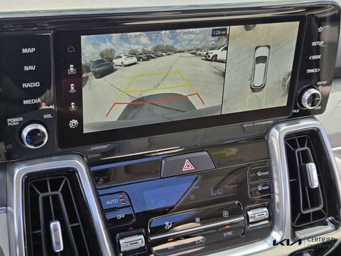 Certified 2023 Kia Sorento SX image 25