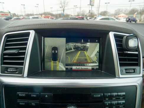 Used 2015 Mercedes-Benz GL 450 4MATIC image 28