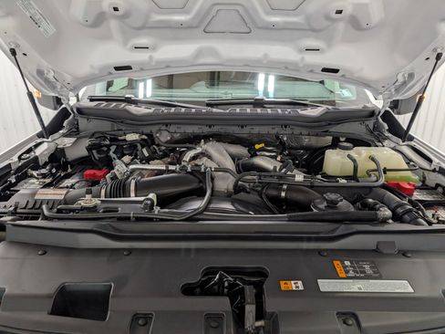 Used 2024 Ford F250 Lariat w/ Chrome Package image 32