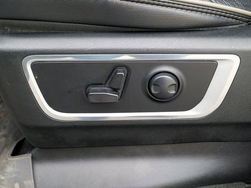 Used 2023 RAM 1500 Laramie AWD/4WD image 30