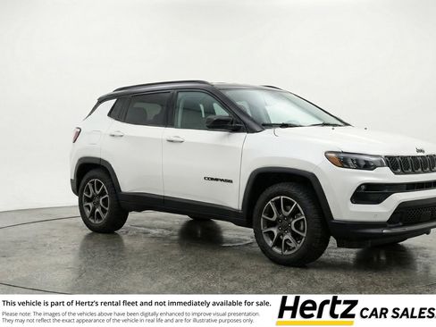 Used 2025 Jeep Compass Trailhawk AWD/4WD image 1