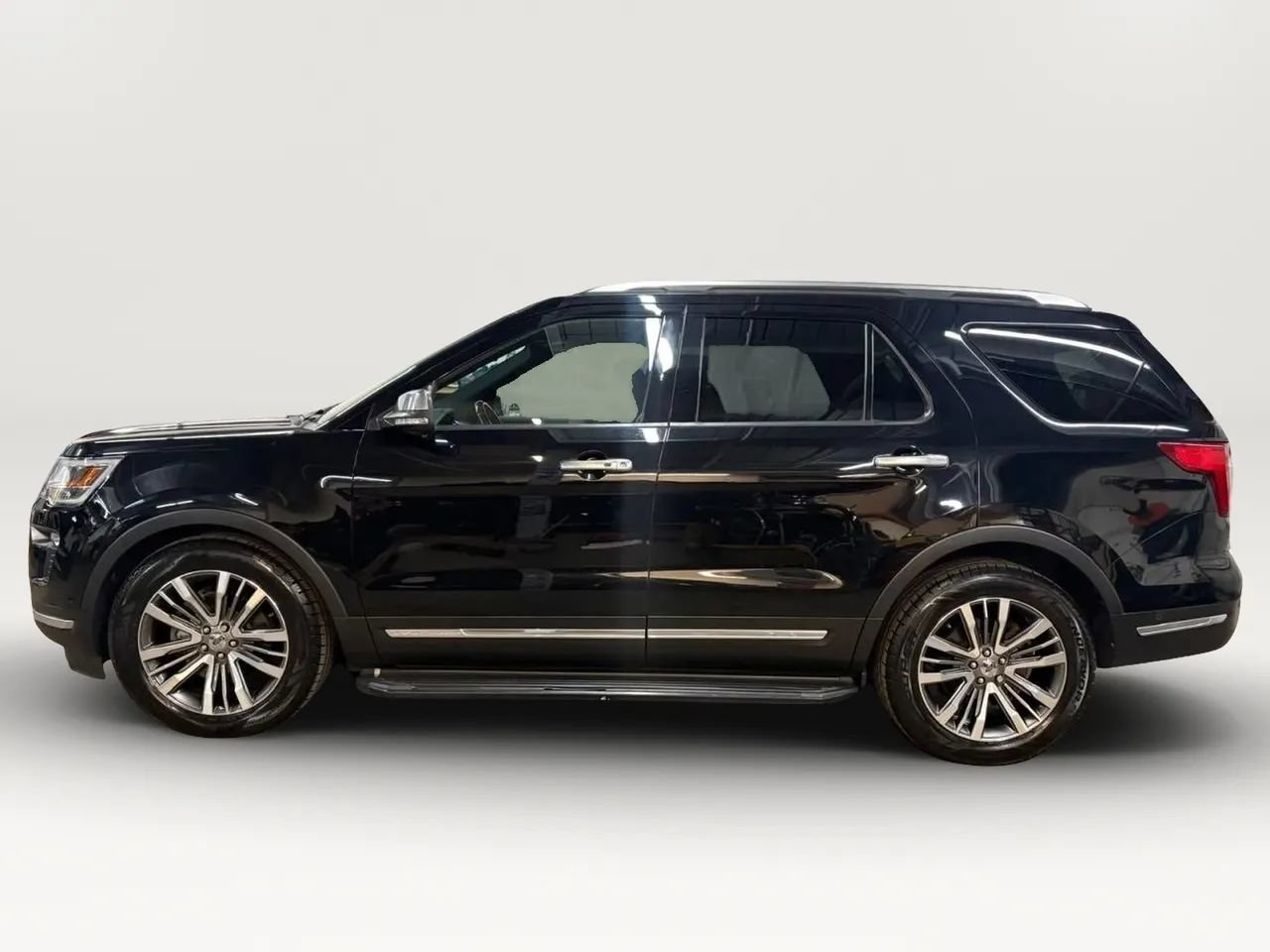 Used 2018 Ford Explorer Platinum AWD/4WD image 5