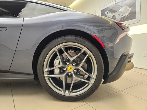 Used 2024 Ferrari Roma RWD image 16