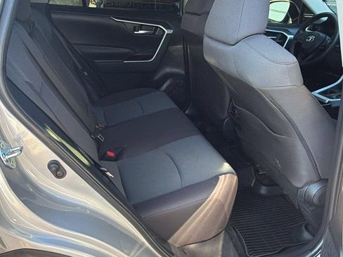Used 2025 Toyota RAV4 XLE FWD image 20