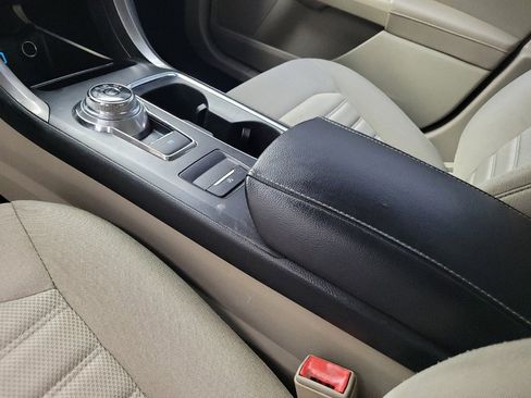 Used 2019 Ford Fusion SE FWD image 26