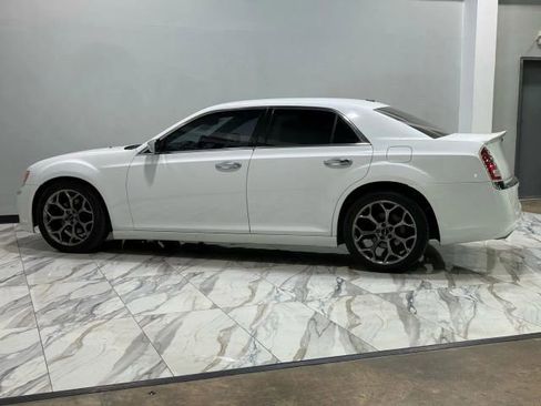Used 2012 Chrysler 300 C image 9