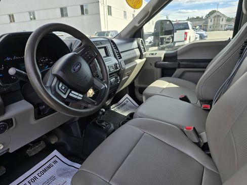Used 2017 Ford F550 4x4 Regular Cab Super Duty image 8