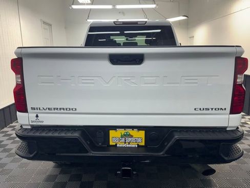 Used 2022 Chevrolet Silverado 2500 Custom w/ Custom Value Package AWD/4WD image 6