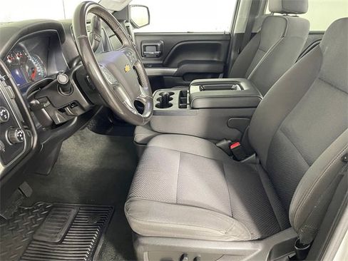 Used 2018 Chevrolet Silverado 1500 LT w/ LT Eassist Package image 2