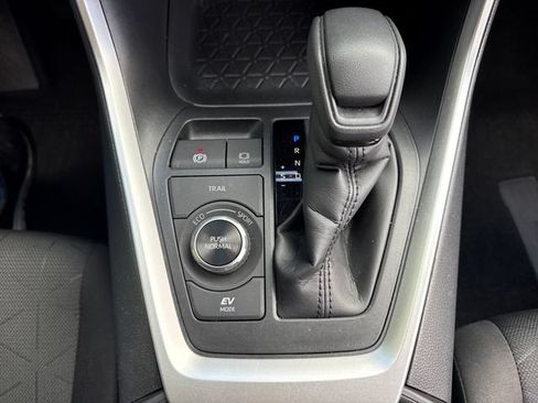 Certified 2025 Toyota RAV4 XLE AWD/4WD image 31