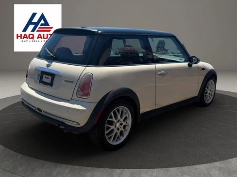 Used 2005 MINI Cooper Hardtop FWD image 4
