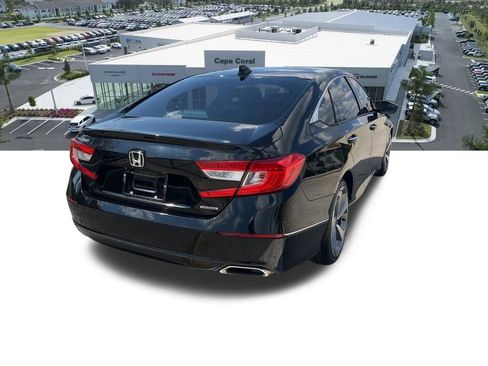 Used 2018 Honda Accord Touring image 14