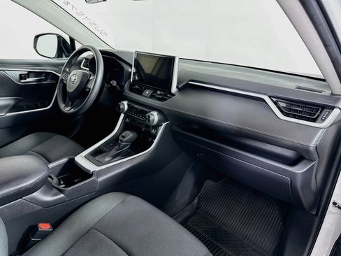 Certified 2025 Toyota RAV4 XLE AWD/4WD image 28