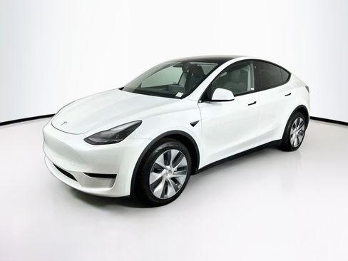 Used 2023 Tesla Model Y Long Range AWD/4WD image 3
