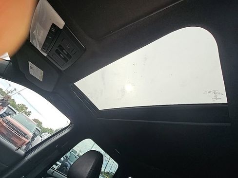 Used 2022 Mitsubishi Outlander SE image 13