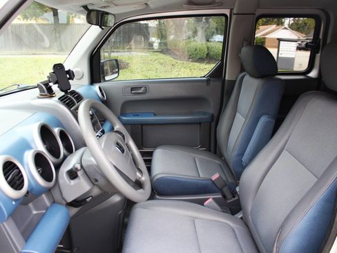 Used 2005 Honda Element EX image 9