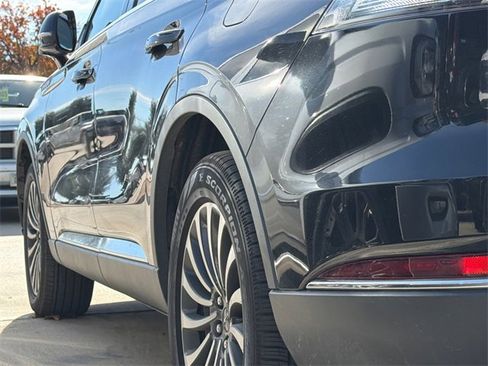 Used 2023 Lincoln Aviator AWD w/ Premium Package image 8