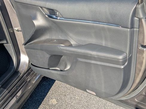 Used 2022 Toyota Camry XSE image 13