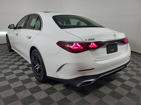 Used 2025 Mercedes-Benz E 350 4MATIC Sedan image 4