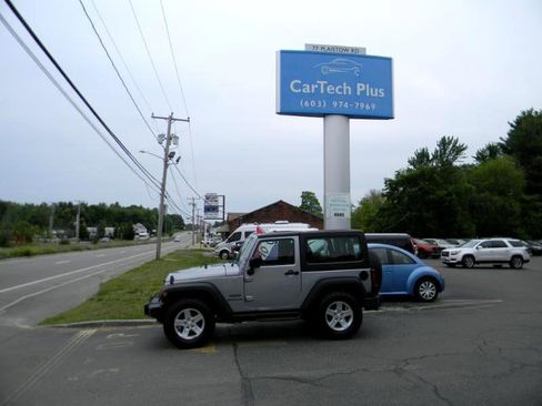 Used 2015 Jeep Wrangler Sport w/ Quick Order Package 24S image 9