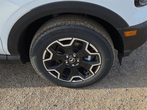 New 2025 Ford Bronco Outer Banks image 7