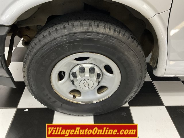 Used 2019 Chevrolet Express 2500 RWD image 19