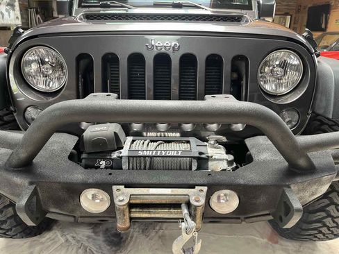 Used 2017 Jeep Wrangler Unlimited Sport w/ Quick Order Package 24S AWD/4WD image 9
