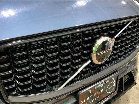 Certified 2025 Volvo XC60 B5 Plus image 29