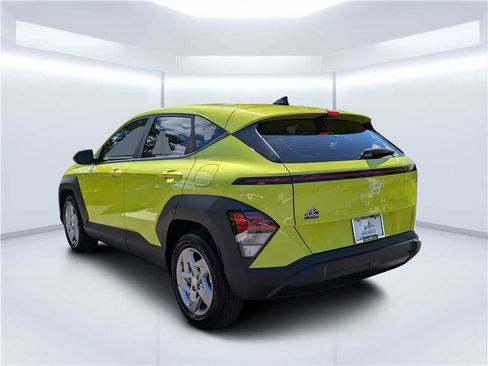 Certified 2025 Hyundai Kona SE FWD image 6