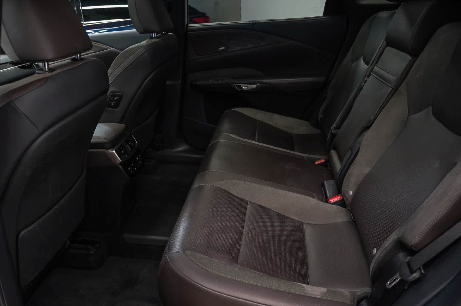 Used 2025 Lexus RX 450h AWD w/ Convenience Package image 16
