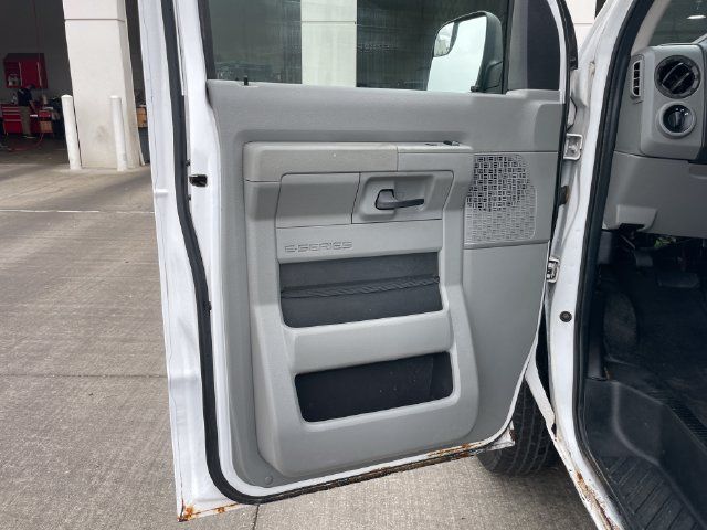 Used 2013 Ford E-150 and Econoline 150 w/ Commercial Cargo Van Pkg RWD image 20