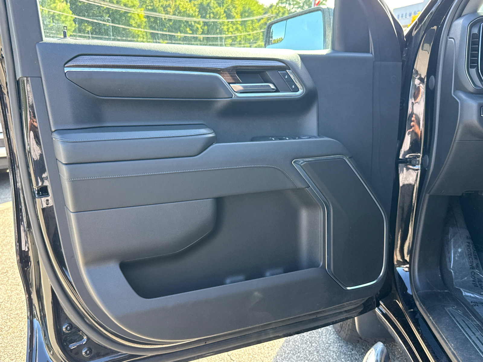 Used 2023 Chevrolet Silverado 1500 RST AWD/4WD image 9