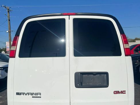 Used 2015 GMC Savana 2500 RWD image 6
