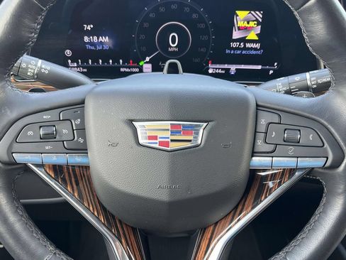 Used 2023 Cadillac Escalade Premium Luxury AWD/4WD image 25