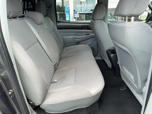 Used 2014 Toyota Tacoma 4x4 Double Cab w/ SR5 Package image 20