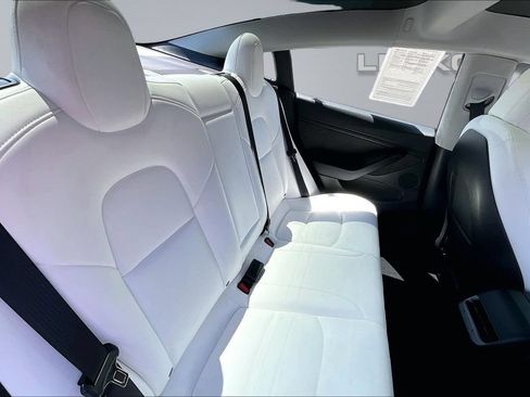 Used 2022 Tesla Model 3 Long Range AWD/4WD image 26