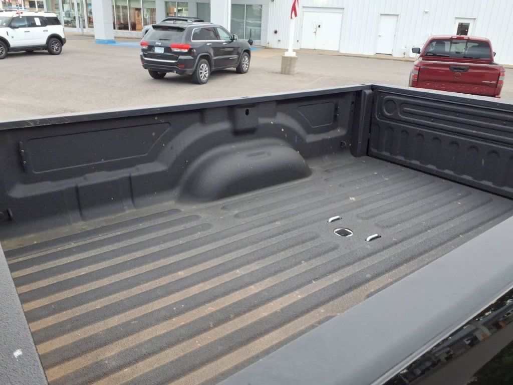 Used 2024 RAM 3500 Big Horn w/ Sport Appearance Package AWD/4WD image 21
