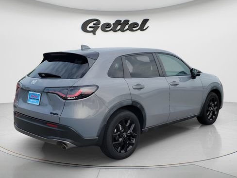 Used 2023 Honda HR-V Sport image 4