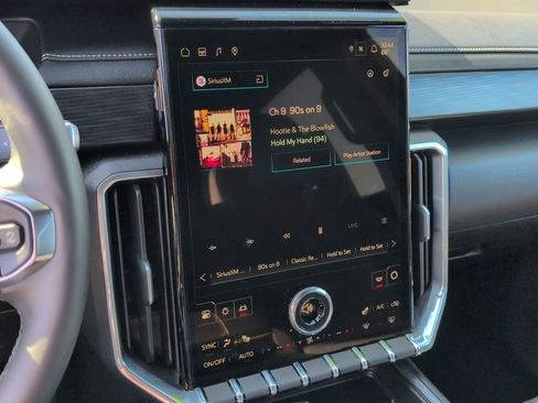 Certified 2026 GMC Acadia Elevation image 15