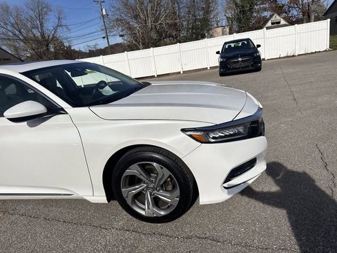 Used 2020 Honda Accord EX image 2