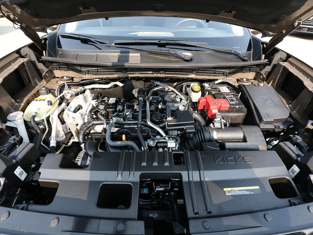 Used 2025 Nissan Kicks SR FWD image 20
