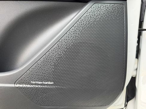 Used 2023 Kia Niro Wave image 10