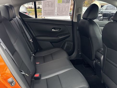 Used 2022 Nissan Sentra SR w/ SR Premium Package image 22