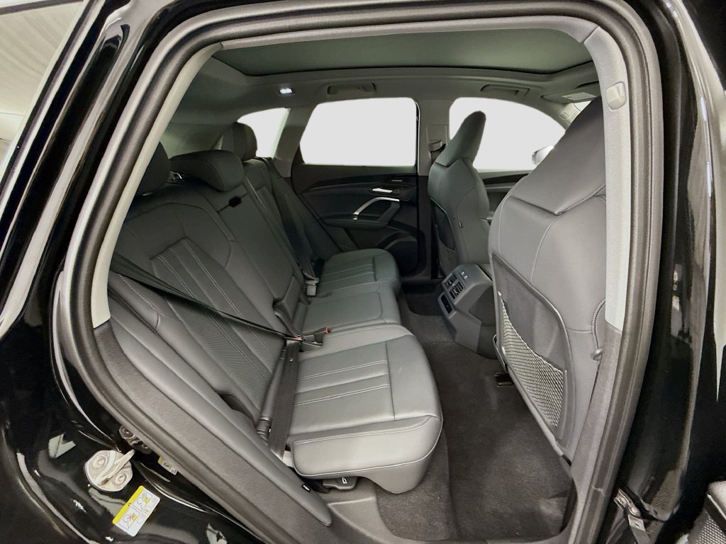 Used 2025 Audi Q5 Premium Plus w/ Premium Plus AWD/4WD image 21