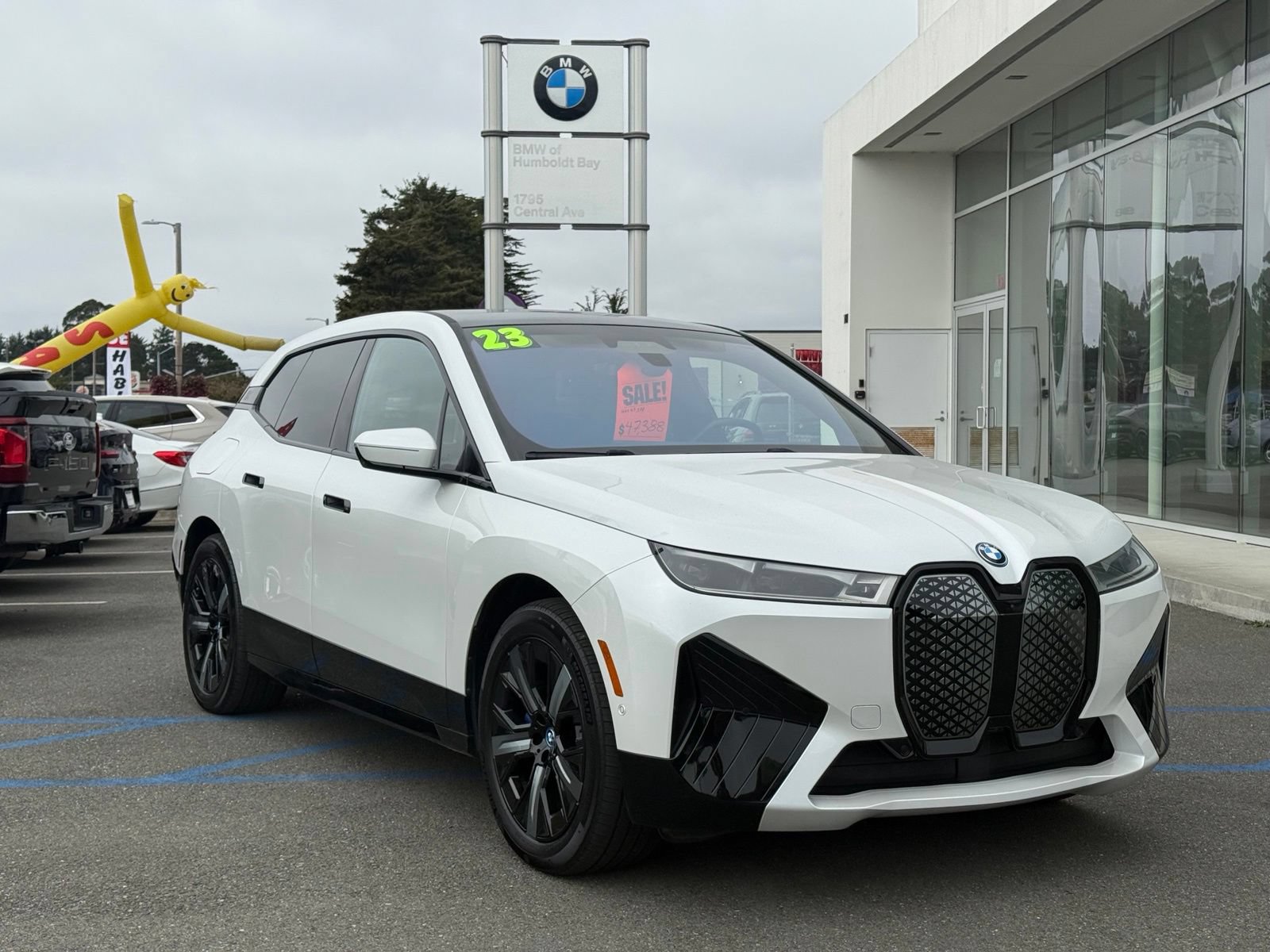Used 2023 BMW iX xDrive50 w/ Premium Package AWD/4WD image 1
