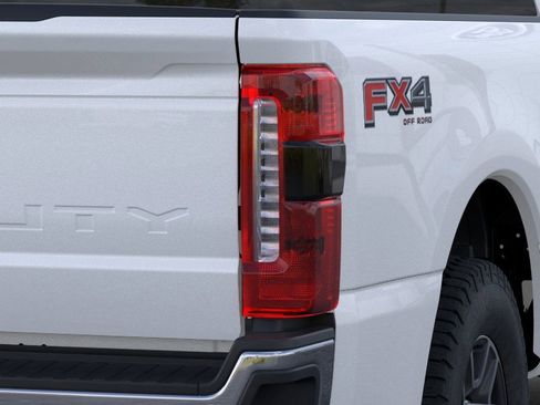 New 2026 Ford F250 Lariat w/ FX4 Off-Road Package image 24