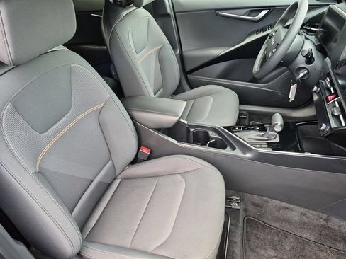 Used 2025 Kia Niro LX FWD image 31
