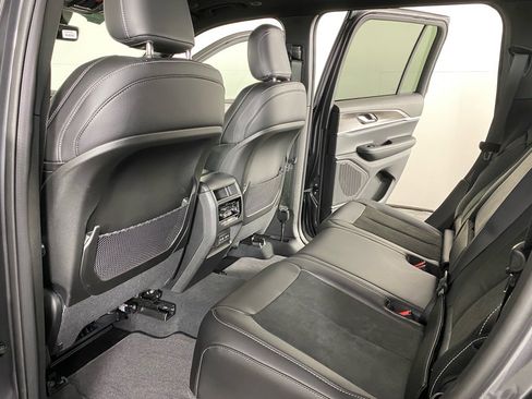 New 2026 Jeep Grand Cherokee Altitude AWD/4WD image 29
